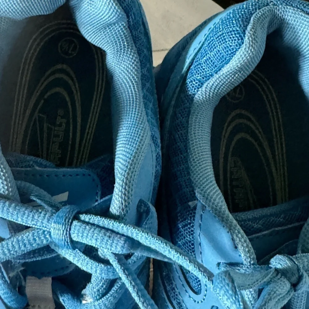 🍍CATAPULT SNEAKERS🍍SIZE 7.5🍍